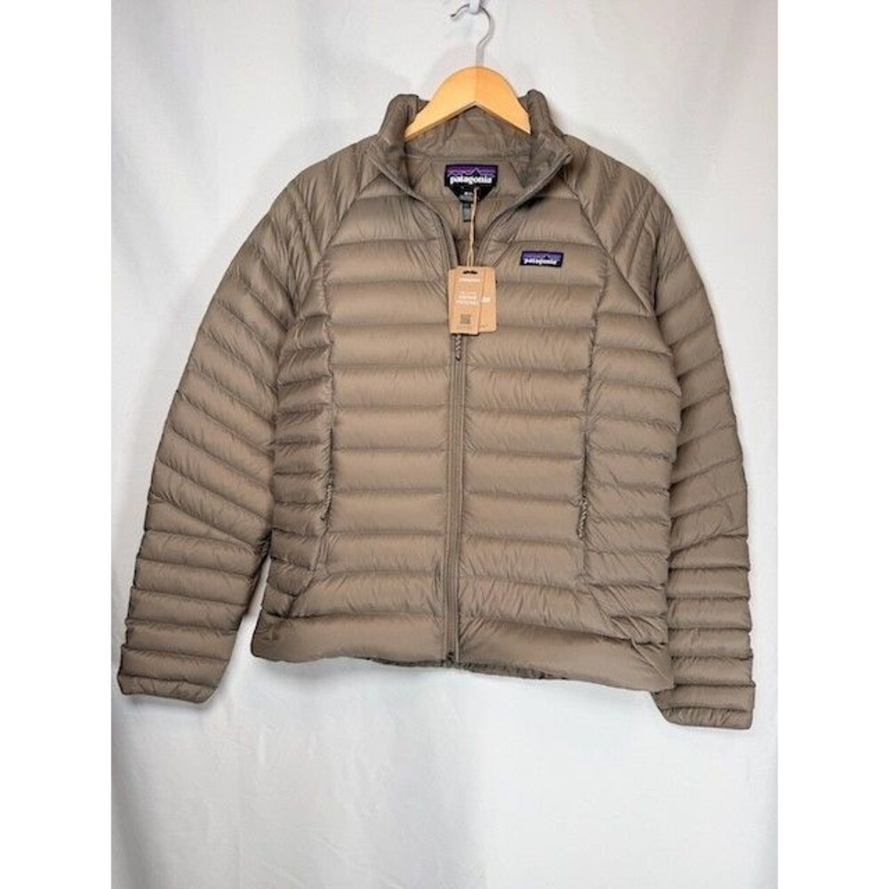 Patagonia Womens Down Puffer Jacket Medium Taupe New With Tags